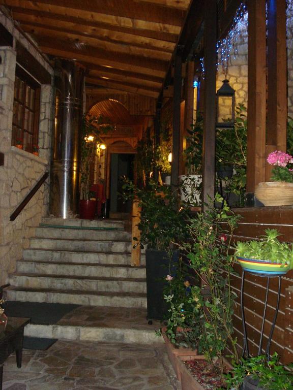 Hotel Koziakas Eláti Eksteriør bilde